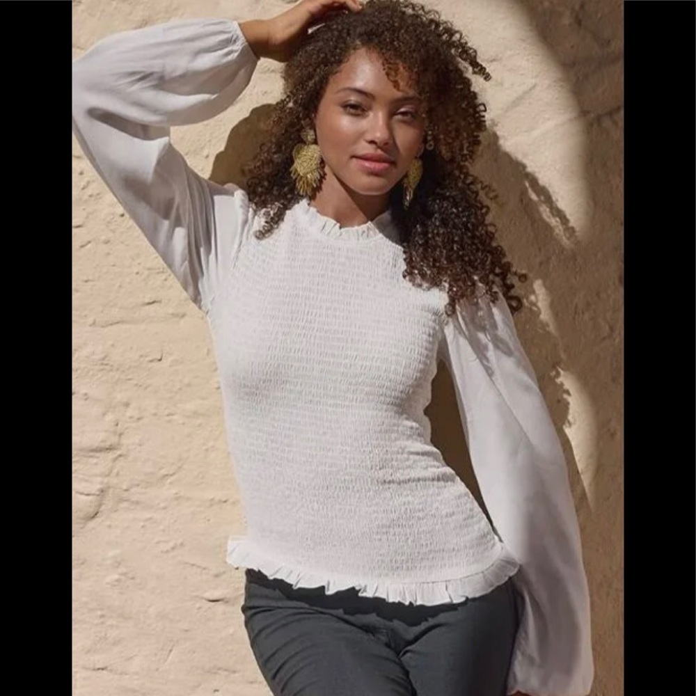 Small Venus white smocked balloon sleeve top